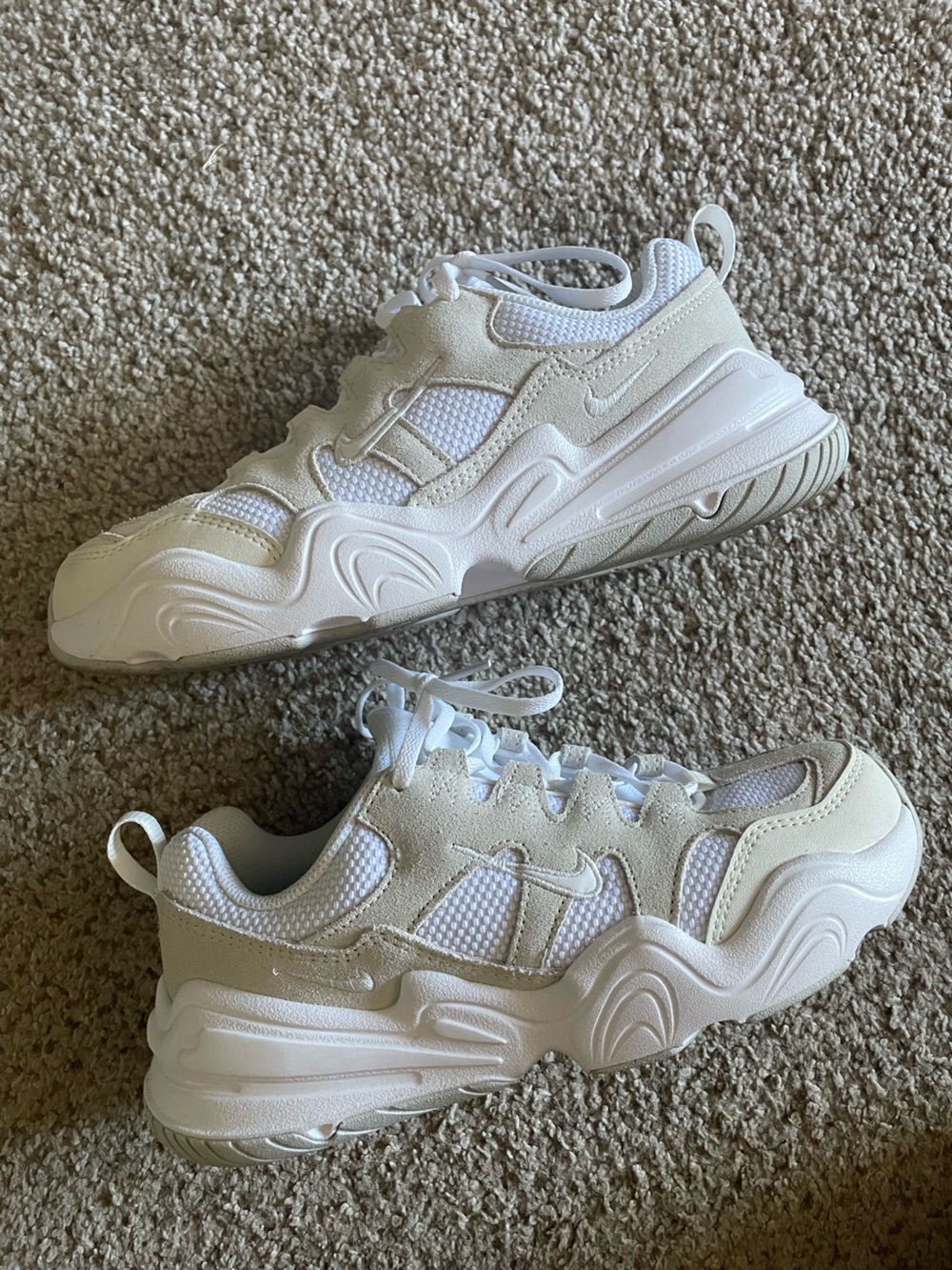 Nike TECH HERA SNEAKER WHITE sneakers women’s 6.5 Like new condition.
